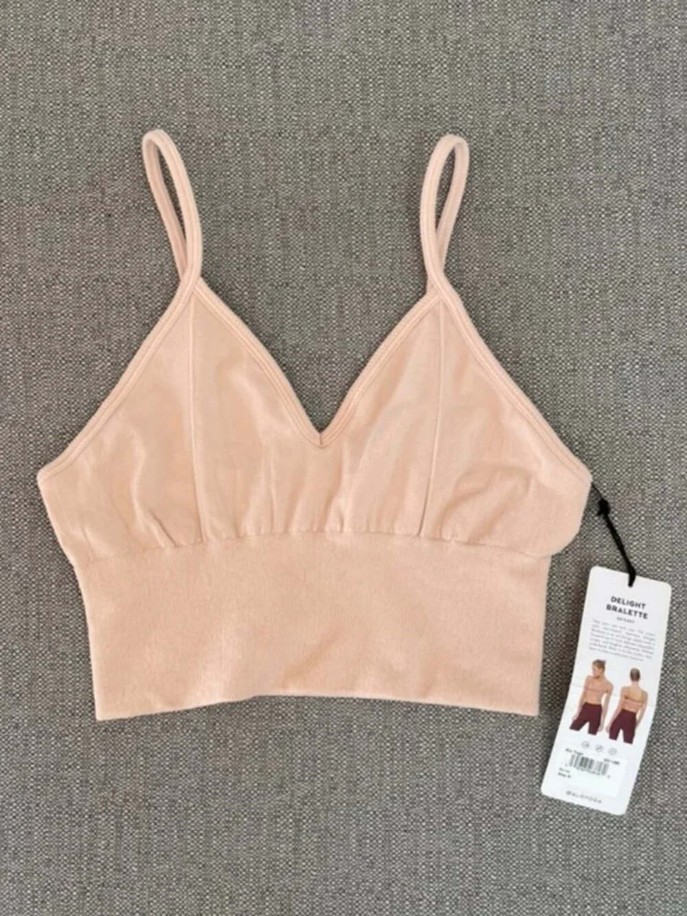 Alo Yoga Delight Sports Bra Bralette in Nectar Size Medium NWT